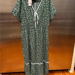 Chic Green Floral Midi Dress